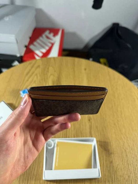 Damski Portfel na karty Michael Kors brązowy