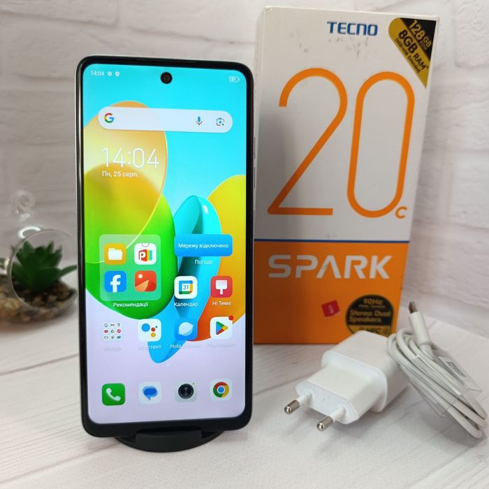 Продам телефон Tecno Spark 20C 4+4/128Gb NFC в гарному стані