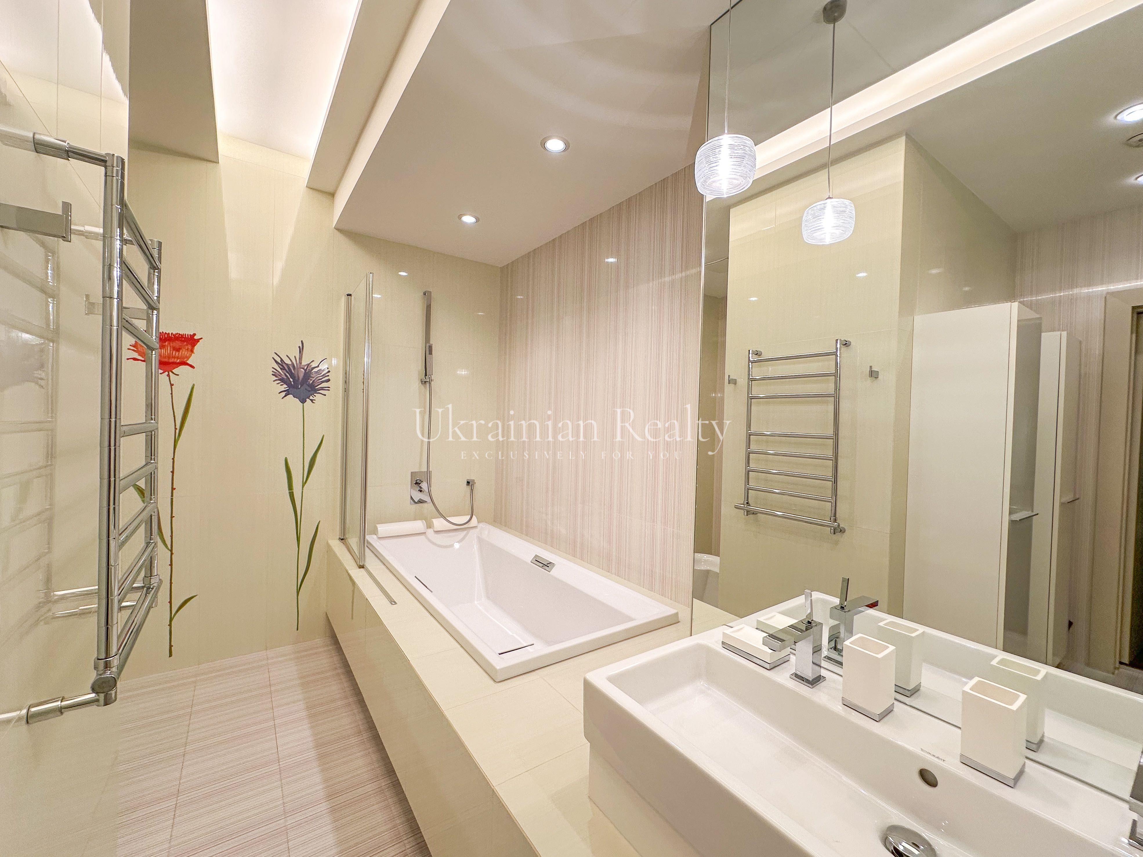 Продаж квартири 299 кв. м. ЖК Тріумф вул. Зверінецька 59