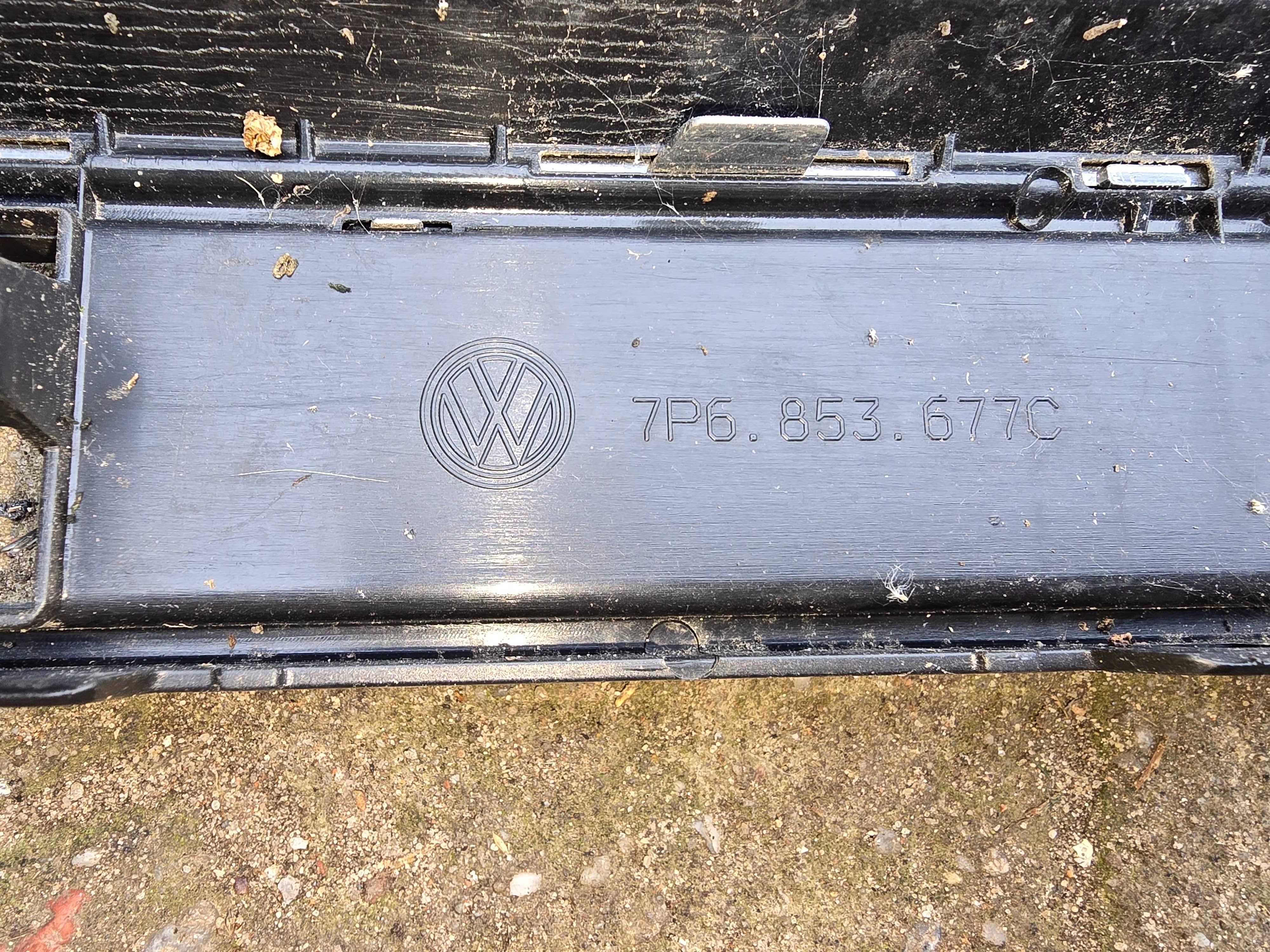kratka środkowa VW Touareg II 7P