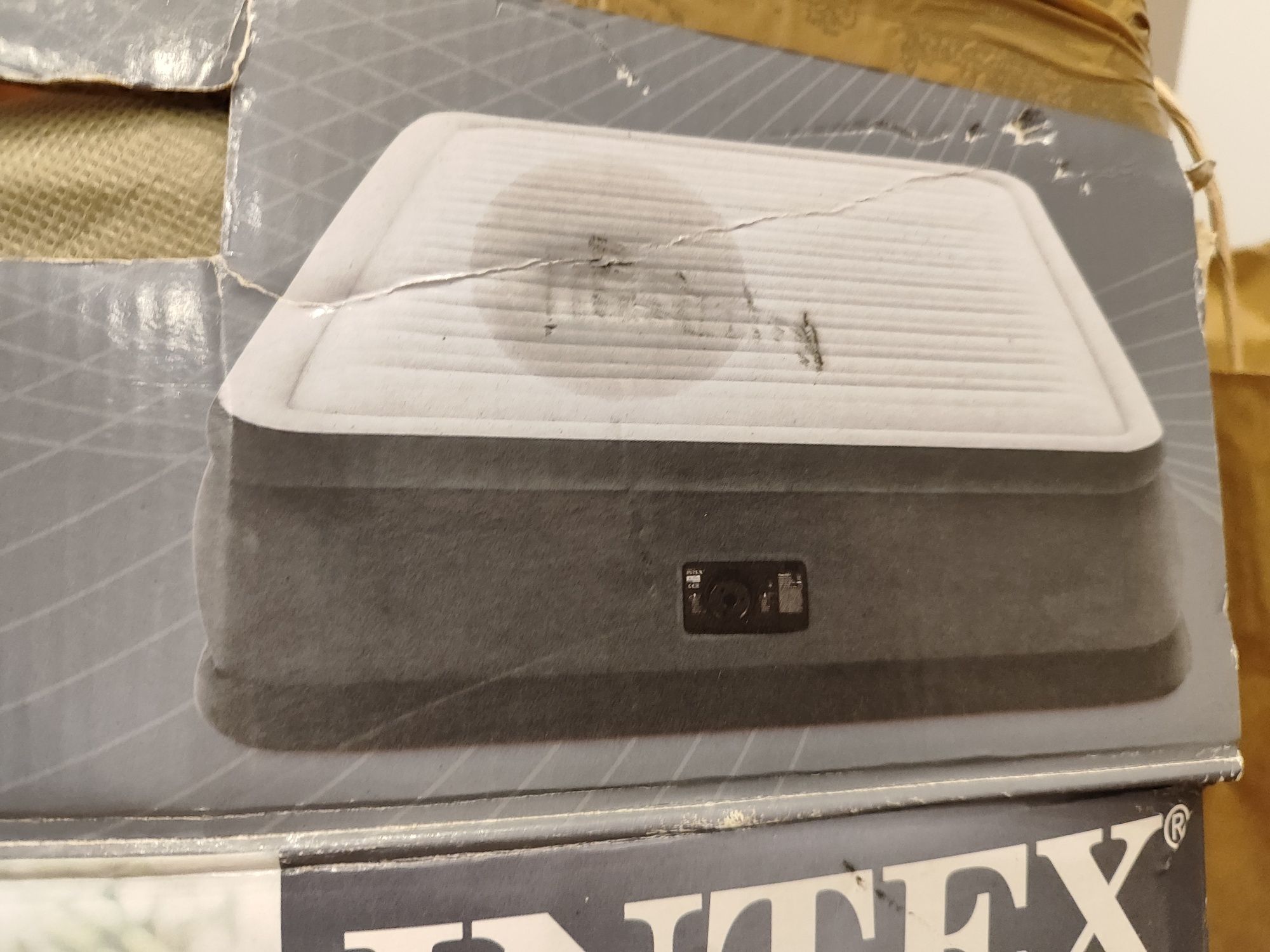 Materac INTEX z kompresorem