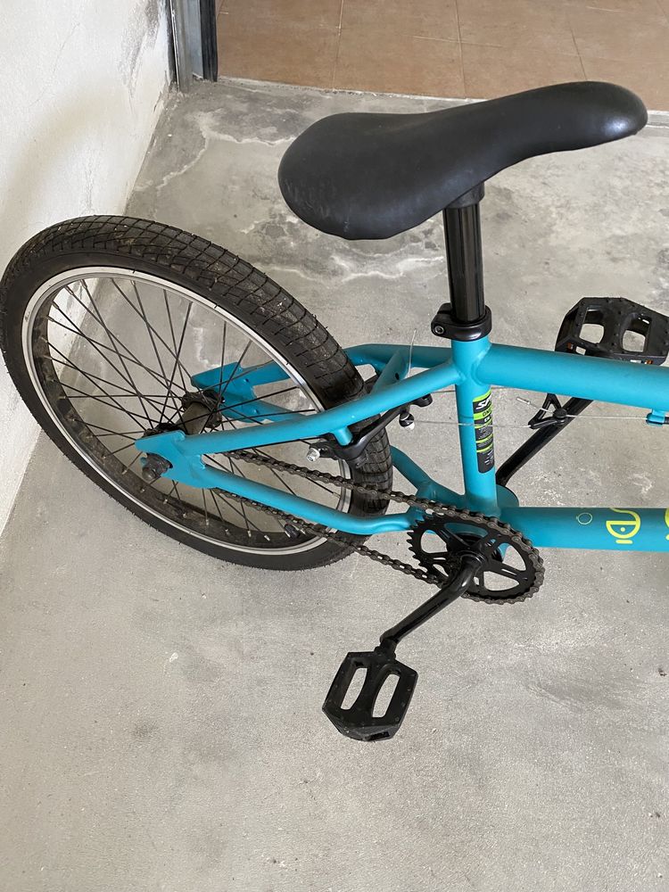 Bicicleta BMX rapaz como nova