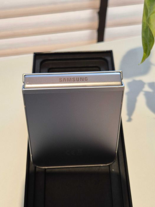 Samsung Galaxy Z Flip6 SM-F741B 256GB