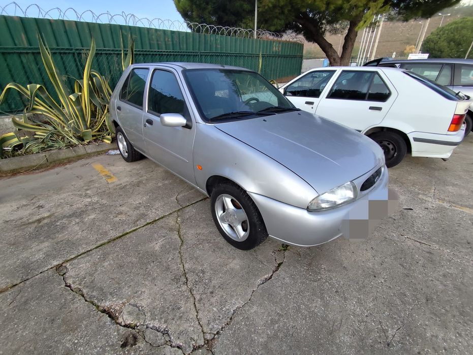 Ford Fiesta 12 ztec , ano 07/1999, AVARIADO!