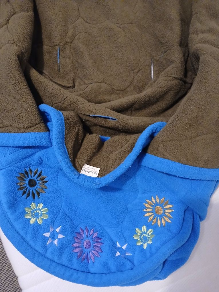 Ninho para ovo e carrinho de bebe