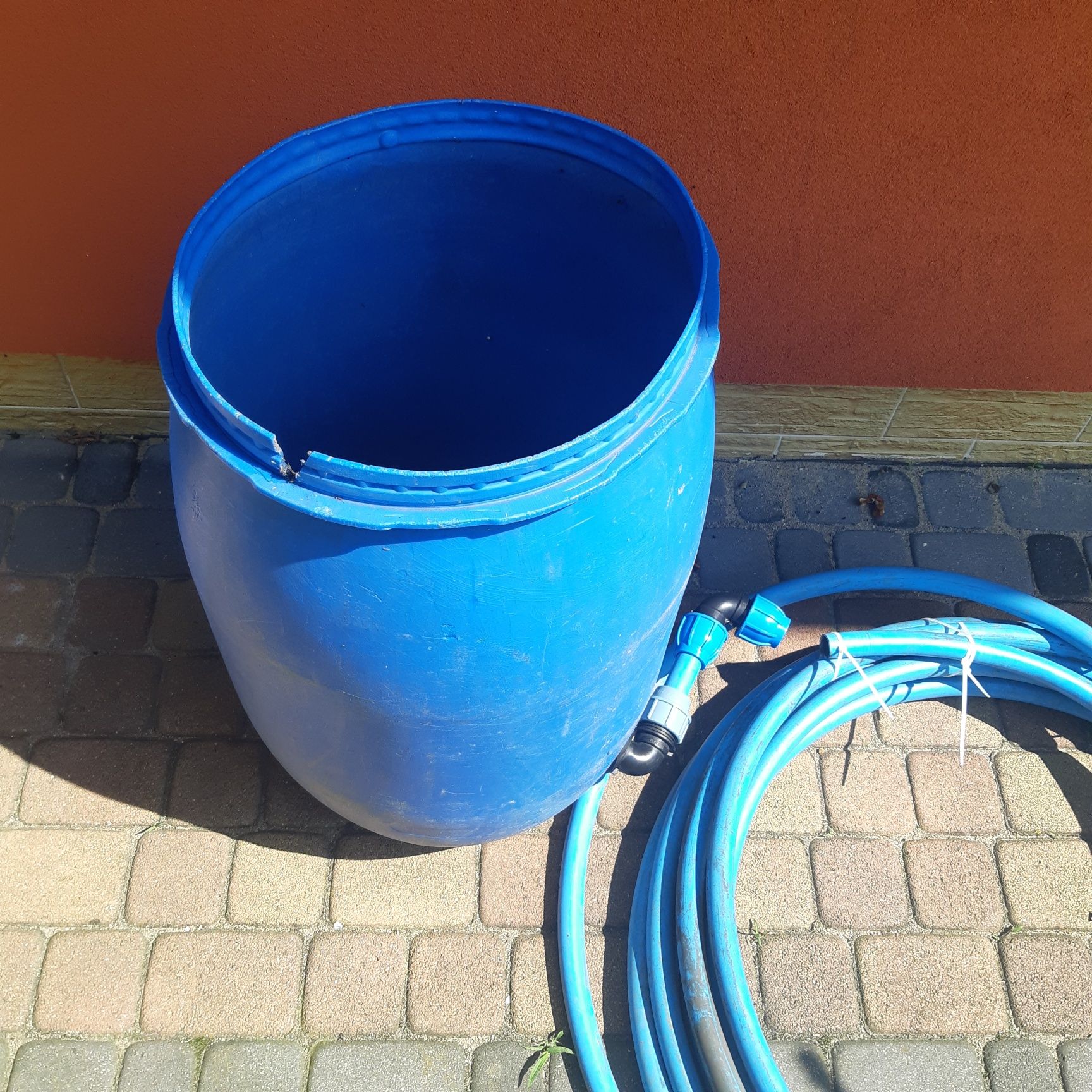 Deszczówkę beczka 120l i rura 25metrow