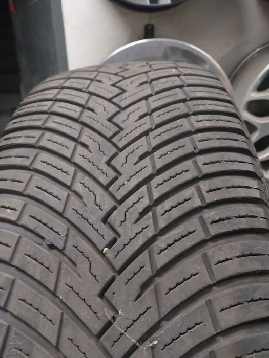 Opony Całoroczne Pirelli 225/60R17 103V
