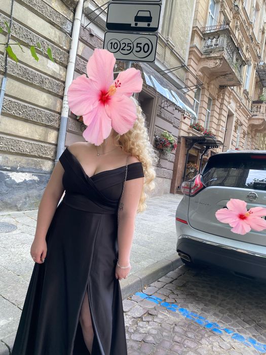 Вечірня чорна сукня