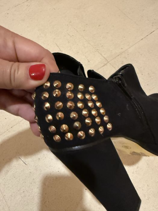 Botins novos, tamanho 37