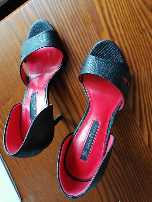 Szpilki czarne. Rozmiar 36