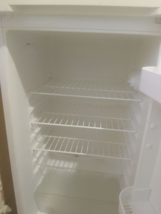 Продам Холодильник в доброму стані  морози добре