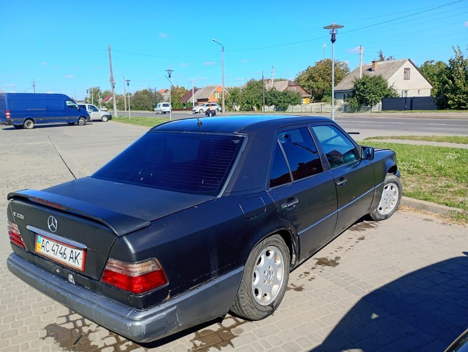 Продам мерса 124, 2.2 газ бенз 1995р.