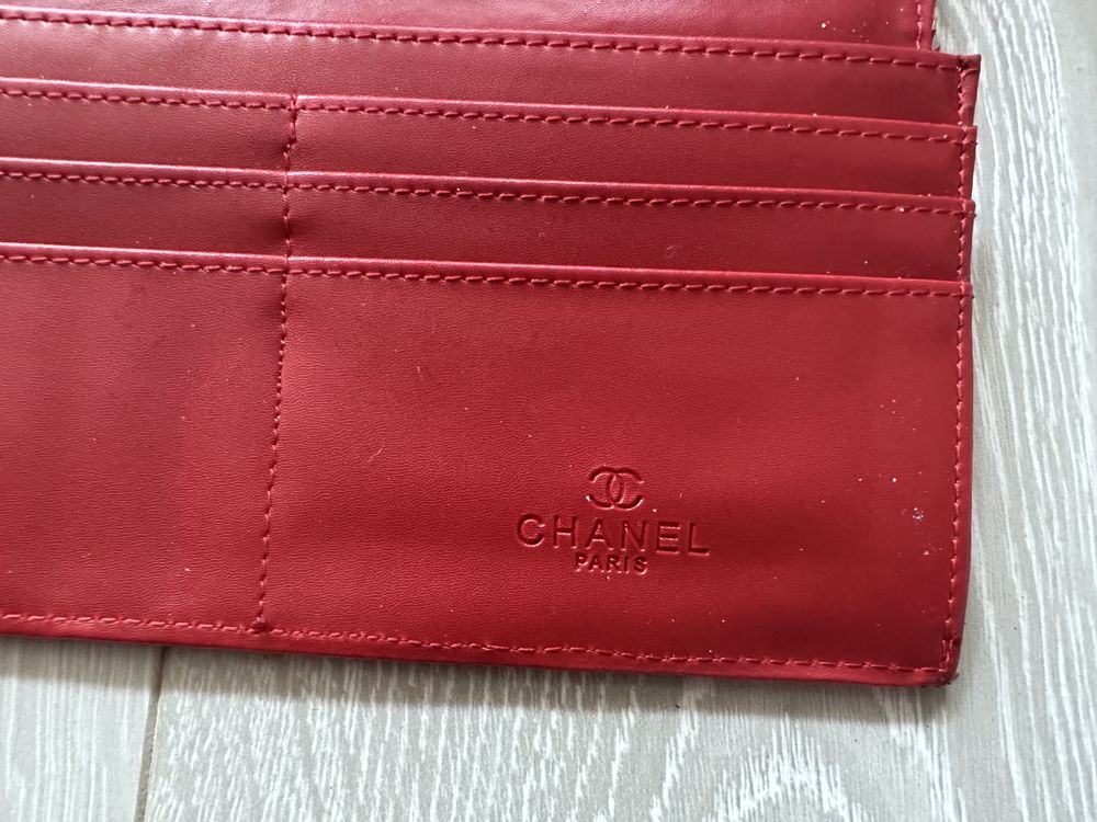 Portfel Chanel czerwony zloty logo CC elegancki damski duzy