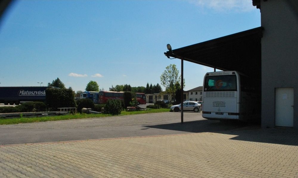 Do wynajęcia funkcjonalna hala 175m2 z wiatą