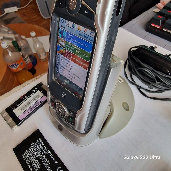 3 telefony P1 SE .P900 SE, I A925 M