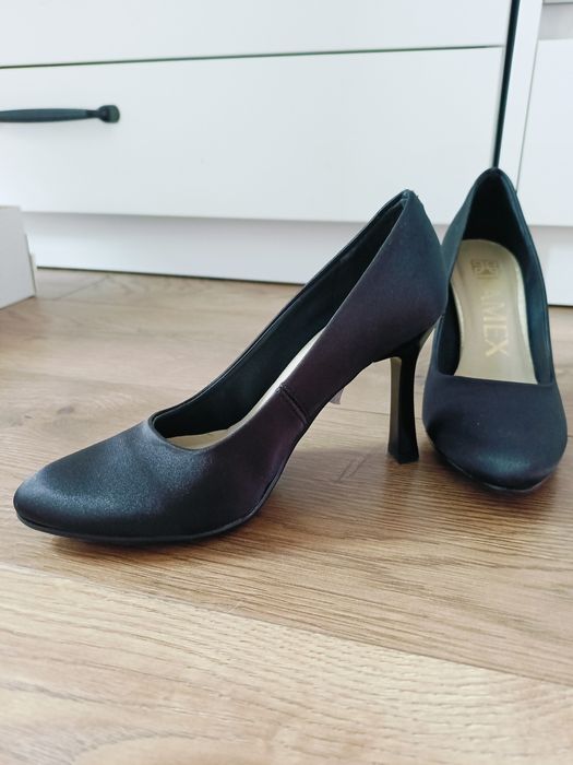 Nowe czarne szpilki 37