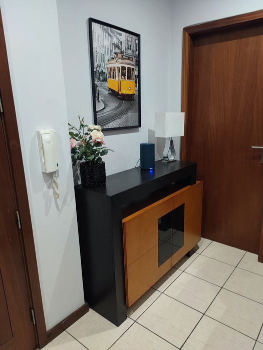 Hall de entrada móvel e espelho