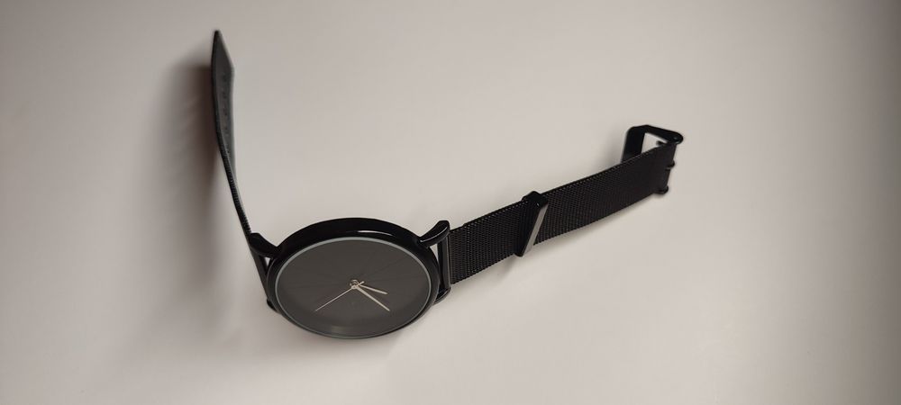 Елегантний мінімалістичний чоловічий годинник з великим циферблатом,