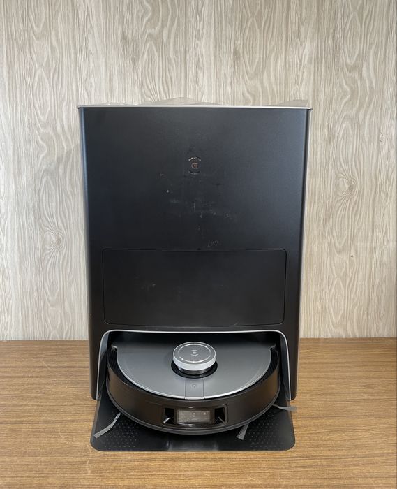 Робот-пилосос Ecovacs Deebot Х1 Omni з Німеччини.