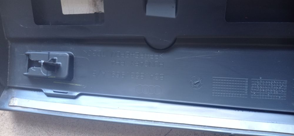 Накладка,уплотнитель audi Q3