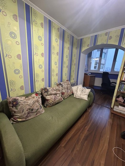 Продаж 4 кімнатної квартири .вул Незалежеості