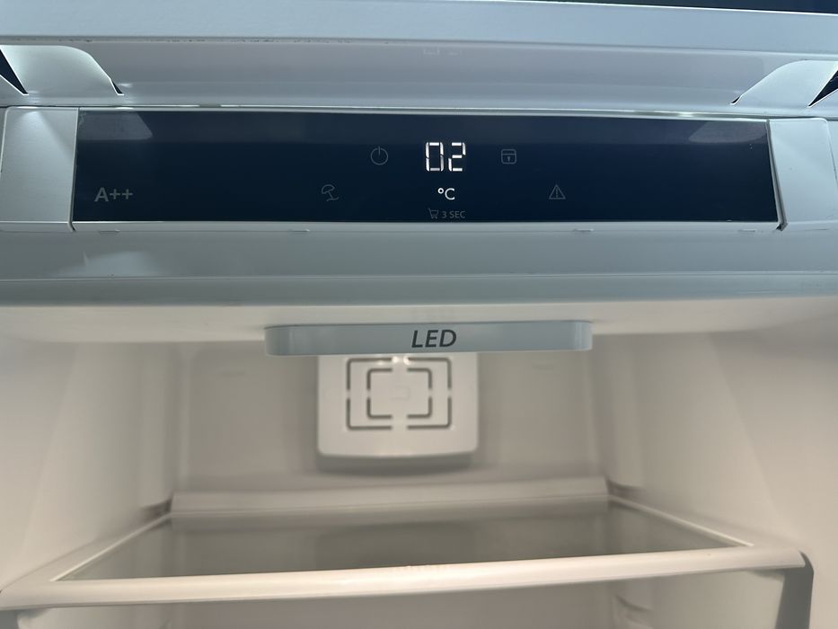 Вбудований холодильник IKEA /2022 рік/LED / 310 л/ холодярка