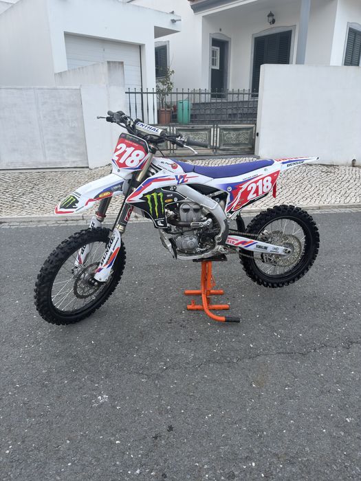 Yamaha Yz250F.