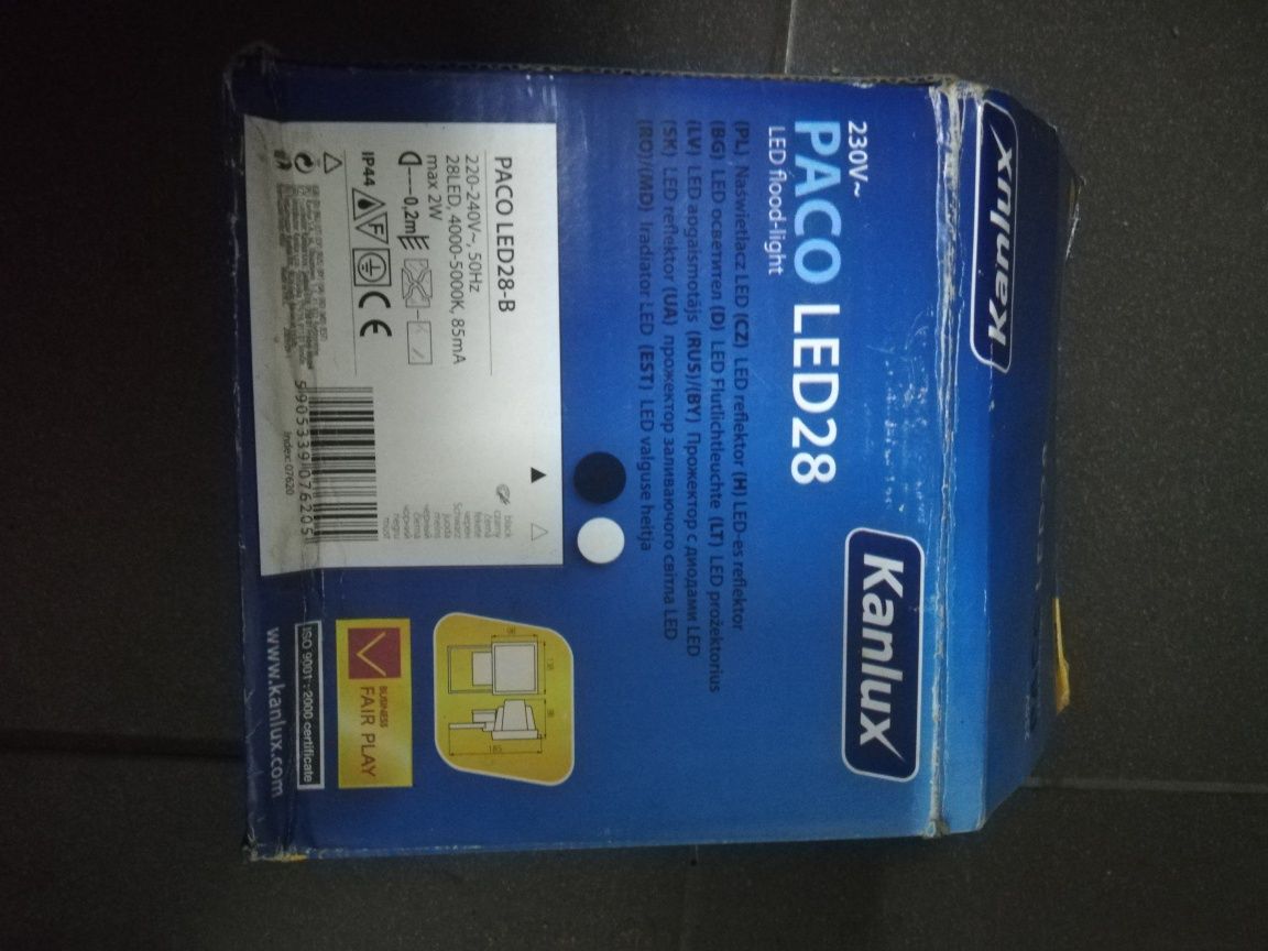 Naświetlacz LED Paco 28