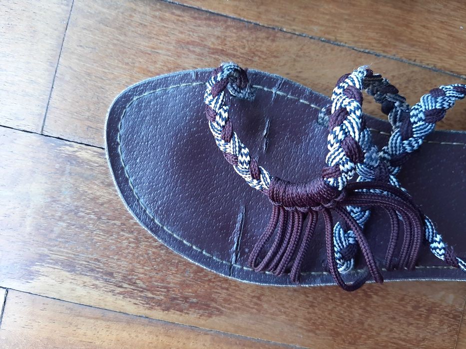 Sandálias de tiras sem salto 38