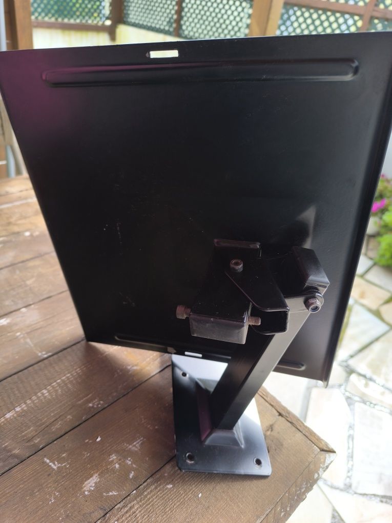 Suporte para TV usado