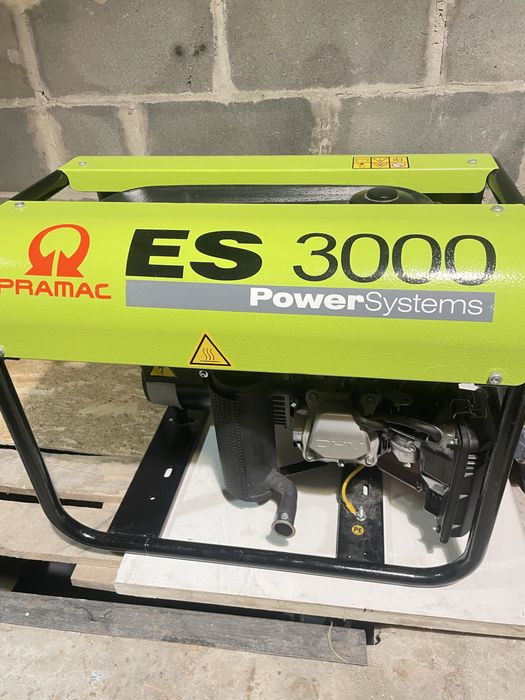 Продам італійський  генератор Pramac ES3000 Honda