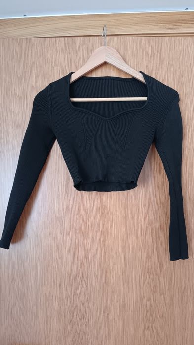 Top preto de rapariga