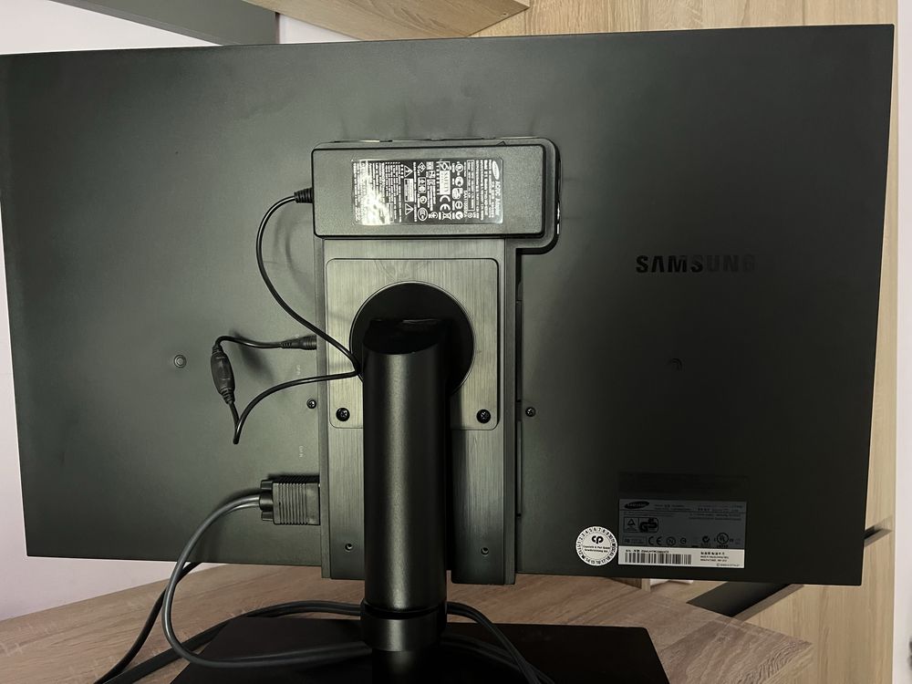 Монитор Samsung SyncMaster SA650 24" FHD LED MVA