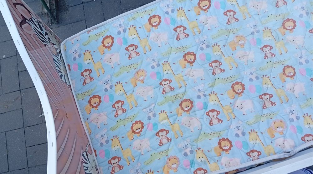 Łóżeczko 140/65 z materacem