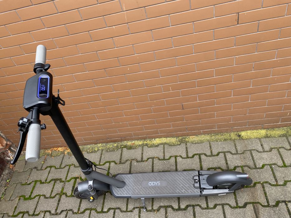 Hulajnoga elektryczna Odys NEO 100 500 W 20 km/h 80km 140kg jak nowa