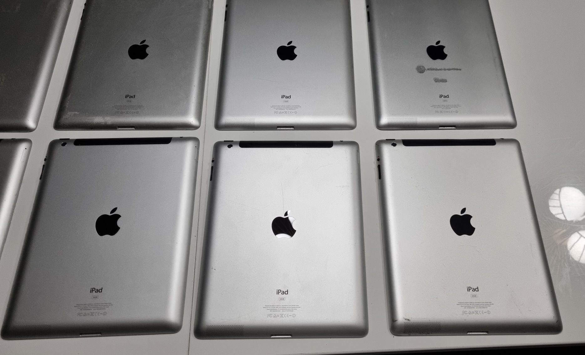 Tablety Apple 13x iPad 3 i 4 32/16 GB - iCloud