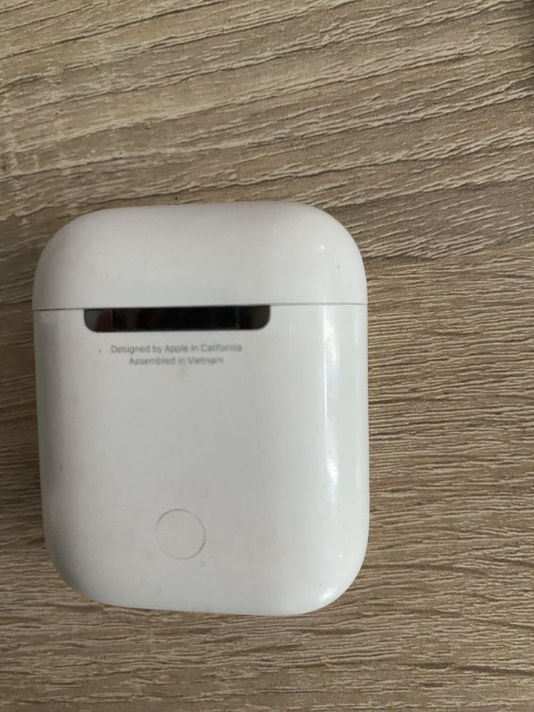 sluchawka airpods z pudelkiem
