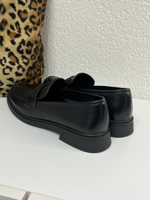 Новенькі лофери шкіра на розмір 39 (широка ніжка)