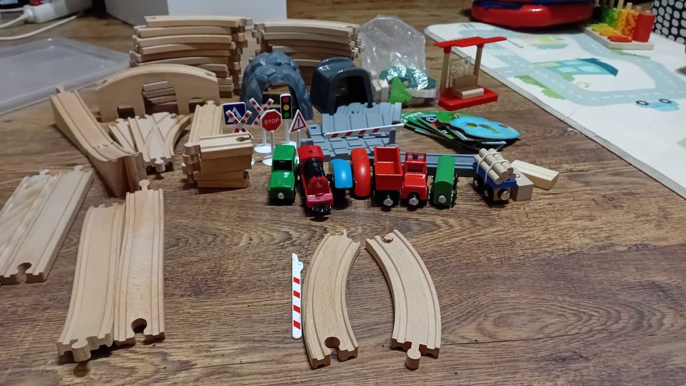 Drewniana kolejka na baterie