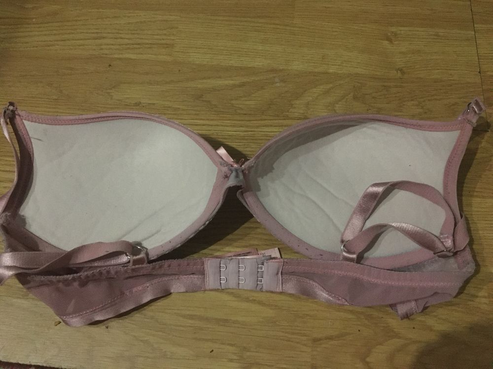 Hunkemöller biustonosz 80C usztywniany