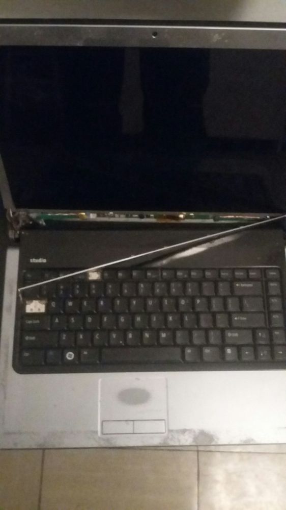 Laptop ASUS i F5GL(uszkodzony)