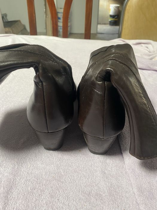 Botas castanhas de cano curto n36