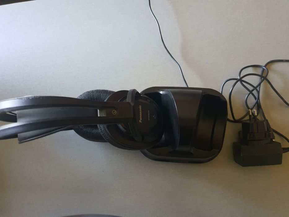 Bezprzewodowe słuchawki PANASONIC RP-WF820T + stacja dokująca, zasilac