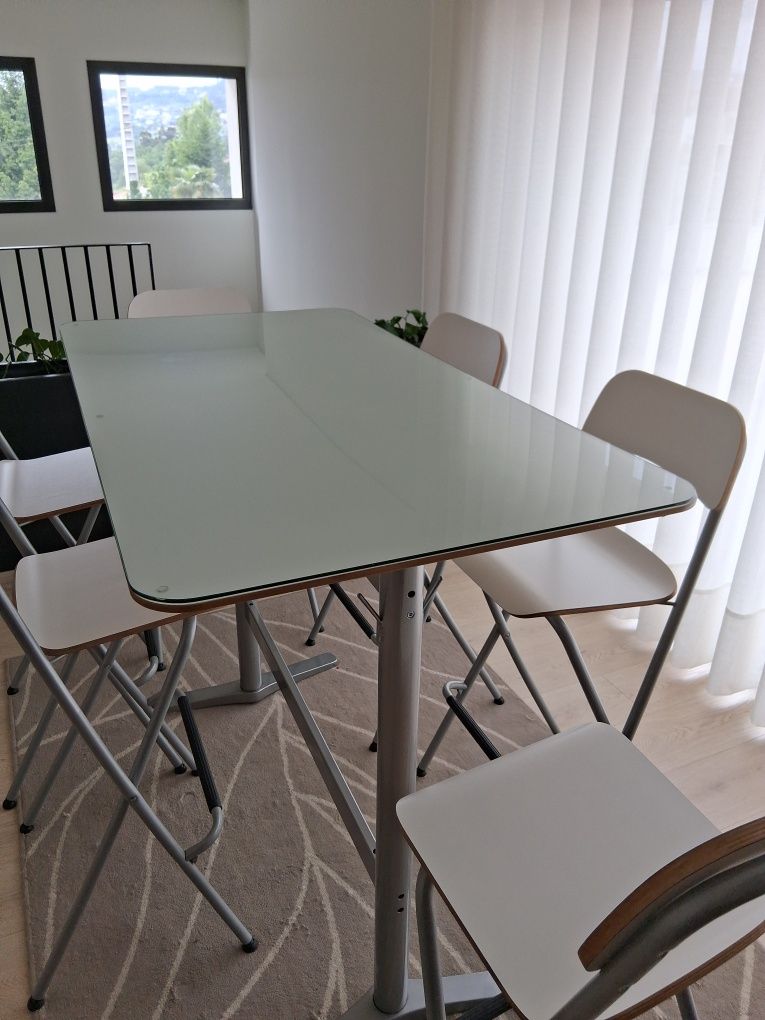 6 cadeiras alta IKEA FRANKLIN + mesa BILLSTA com tampo vidro