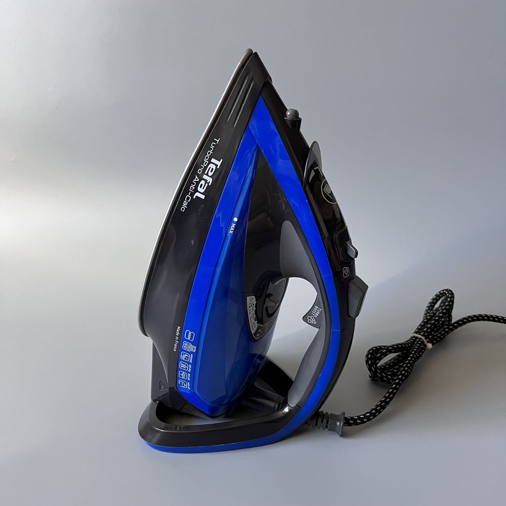 Парова Праска (Утюг) з подошвою Tefal FV 5648 ,2600 Вт
