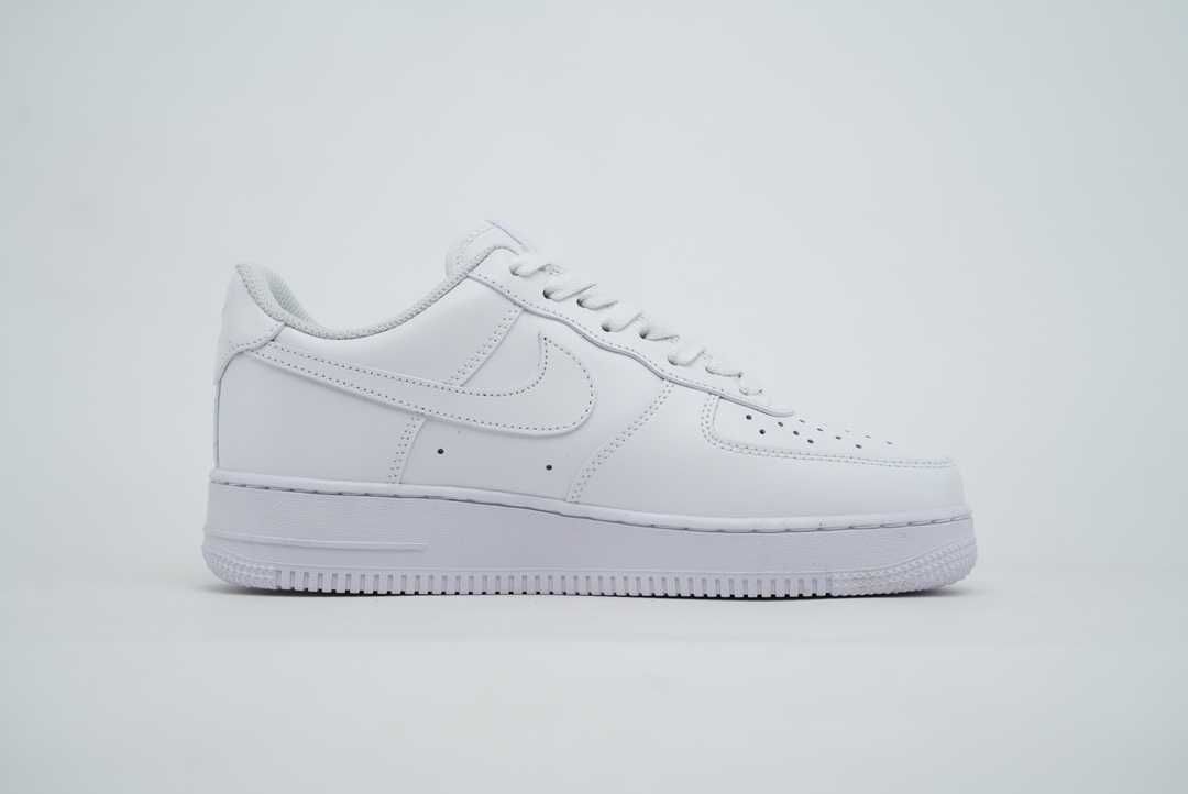 White\Powietrze*DamskieNikeAirForce1Low'07 / 40,5