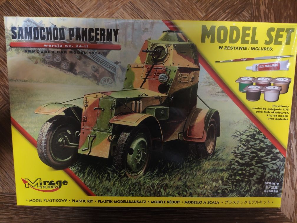 Model do sklejania MIRAGE 1/35 + farby + klej + pędzel