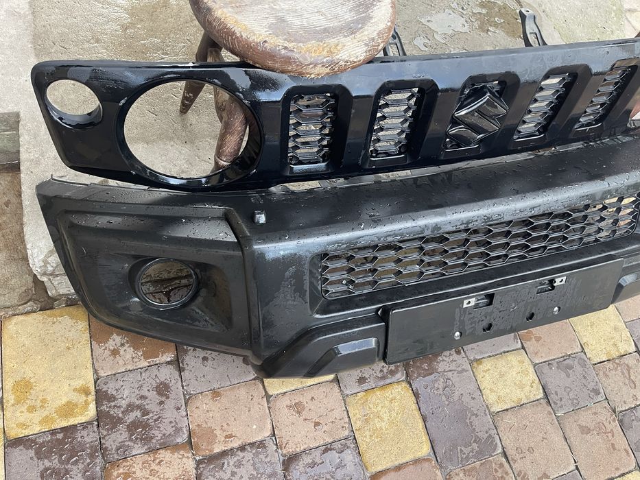 Продам бампер и решётку Suzuki Jimny