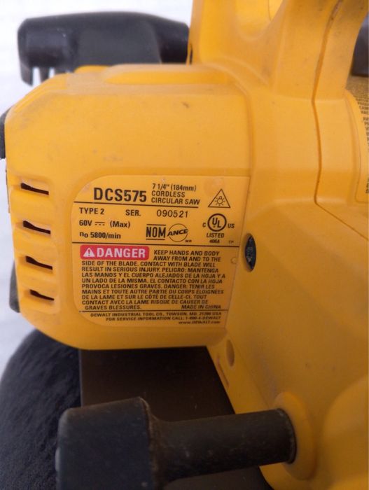 Дискова пила DeWalt DCS575, 60v