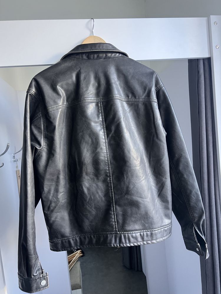 Чоловіча куртка з екошкіри PULL&BEAR